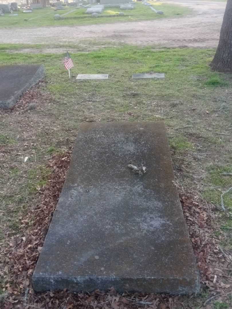 Rena Vickers Buescher's grave. Photo 2