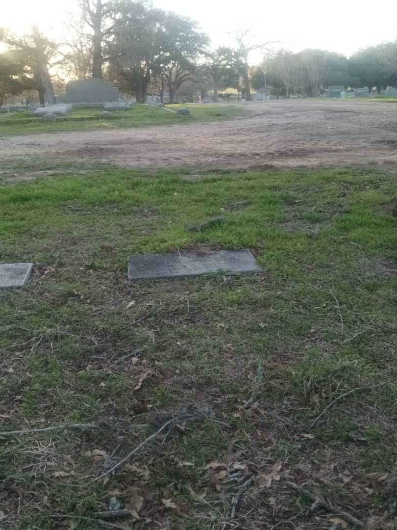 Genelle Buescher Parish's grave. Photo 2