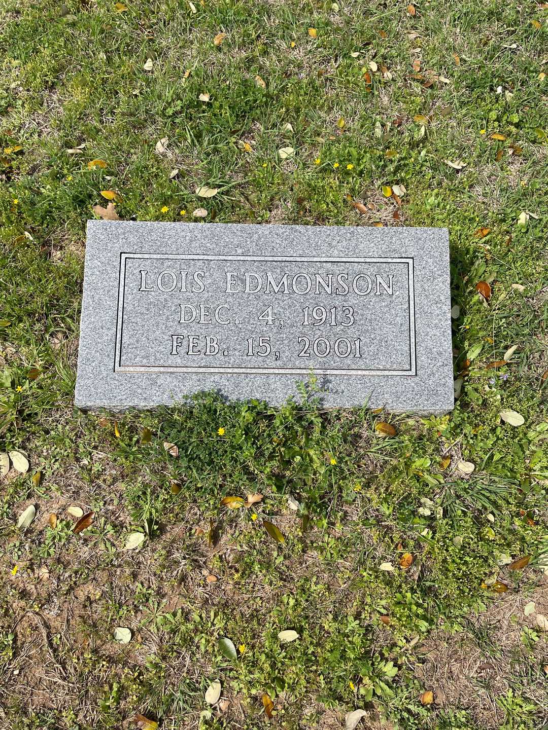 Lois Edmonson's grave. Photo 3