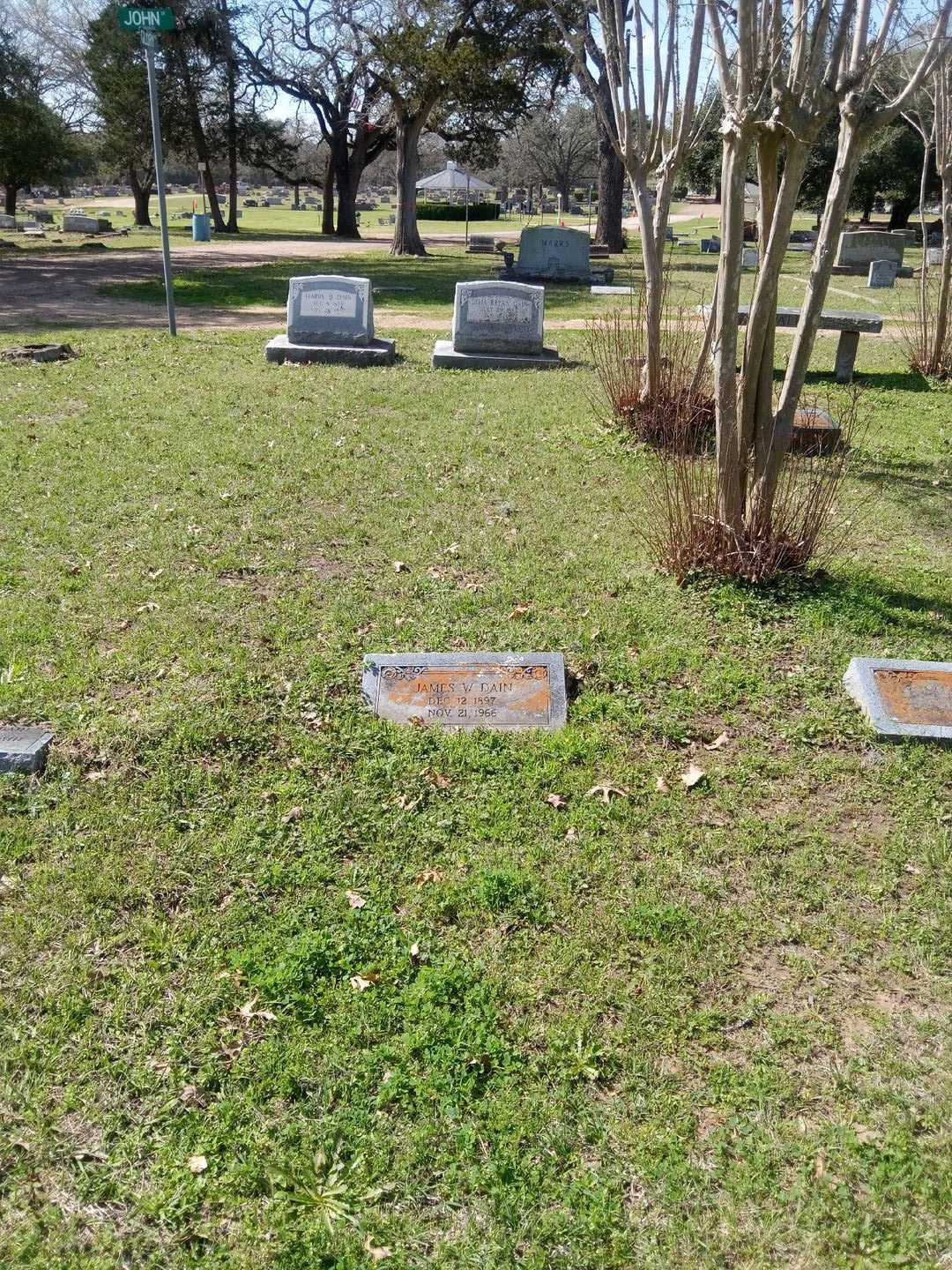 James W. Dain's grave. Photo 2
