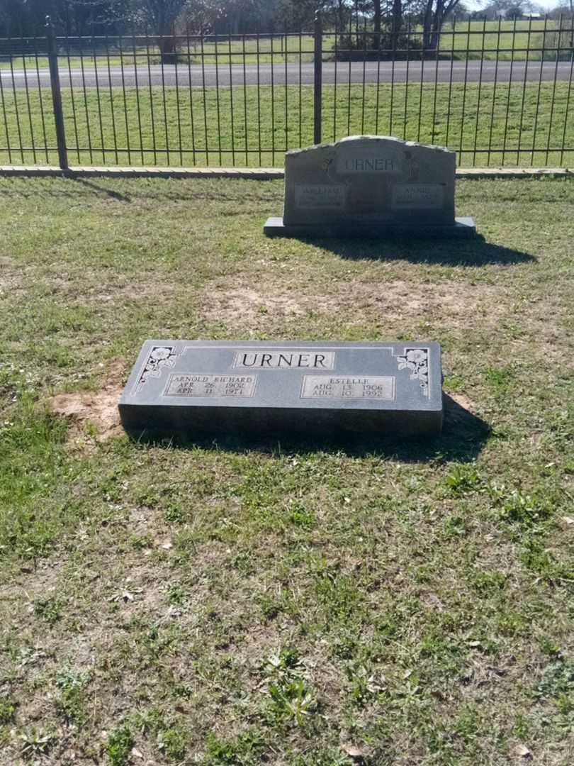 Arnold Richard Urner's grave. Photo 2