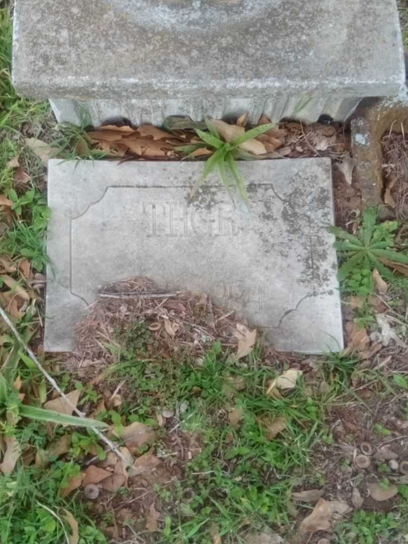 Thgr Cogdill's grave. Photo 3