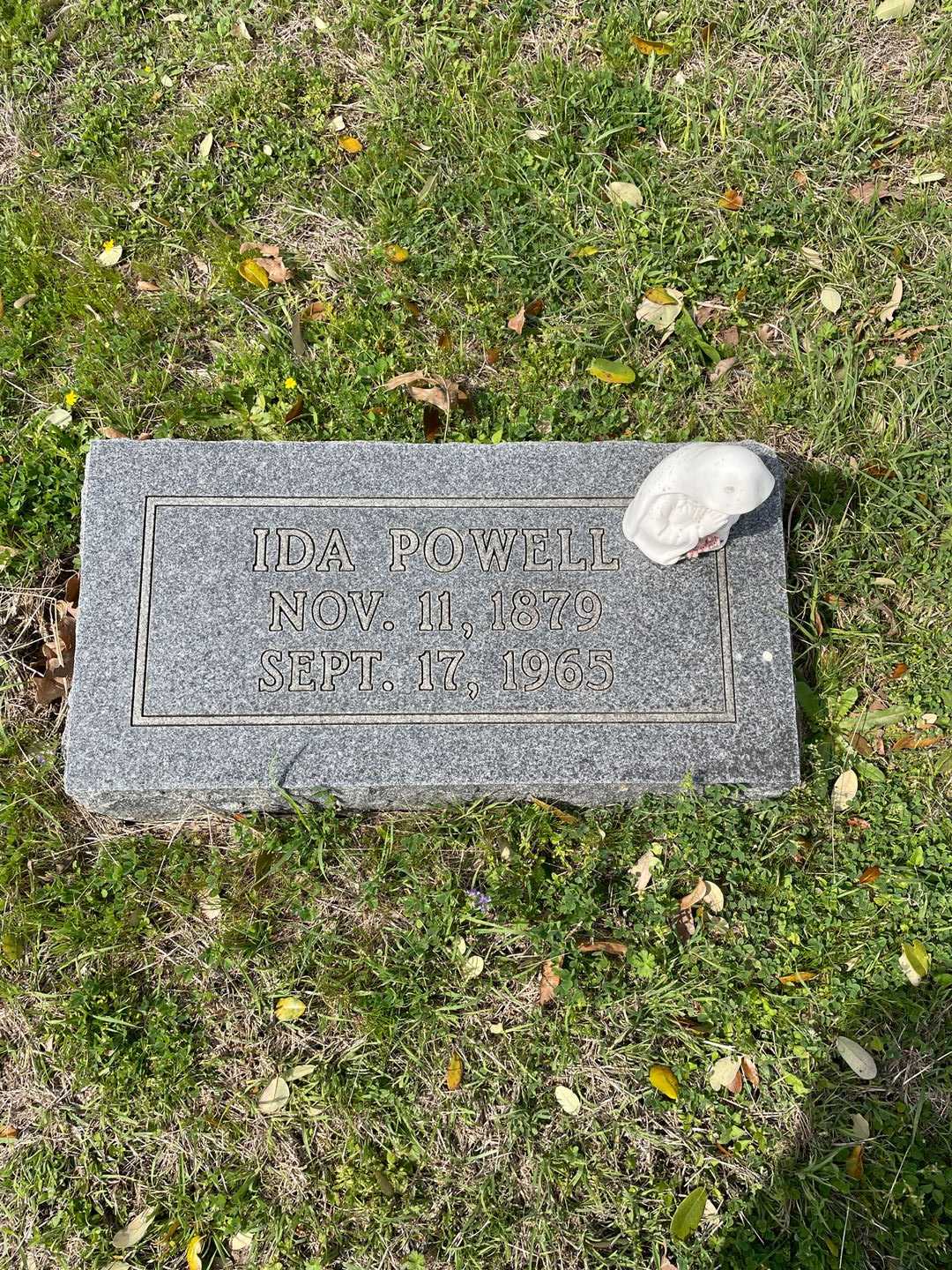 Ida Powell Watson's grave. Photo 3